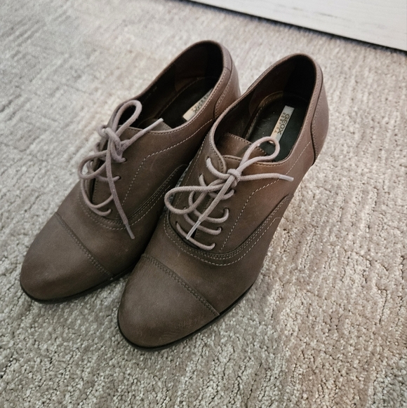 Geox Brown Heeled Boots with Classic Design - Picture 2 of 6